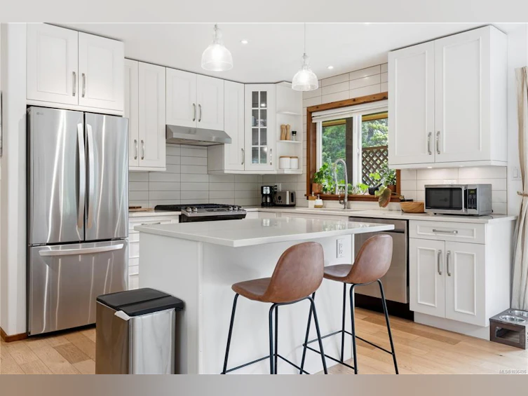 75 Sutton Road, Ucluelet, BC, V0R 3A0 - 2