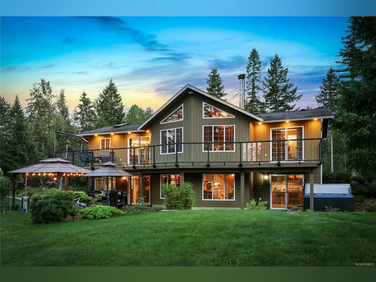 5427 Wildwood Road, Courtenay, BC, V9J 1P5