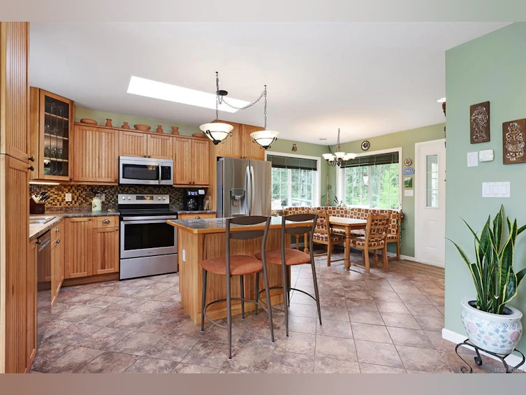 5427 Wildwood Road, Courtenay, BC, V9J 1P5 - 11
