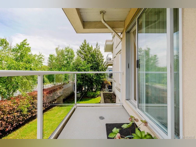 301-331 E Burnside Road, Saanich, BC, V9A 1A6 - 21