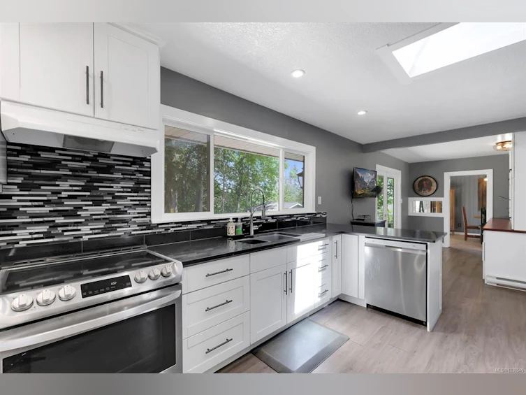 261 Frankies Place, Nanaimo, BC, V9R 6V4 - 13