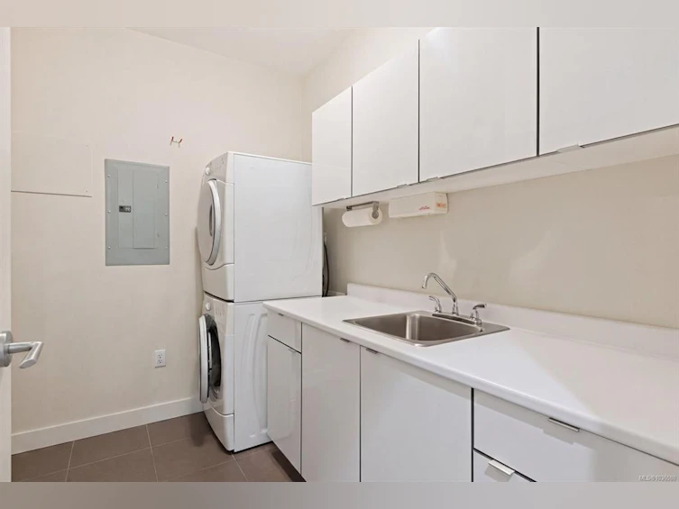708-9809 Seaport Place, Sidney, BC, V8L 0A5 - 23