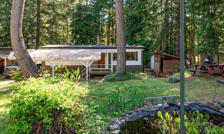 970 Carmen Crescent