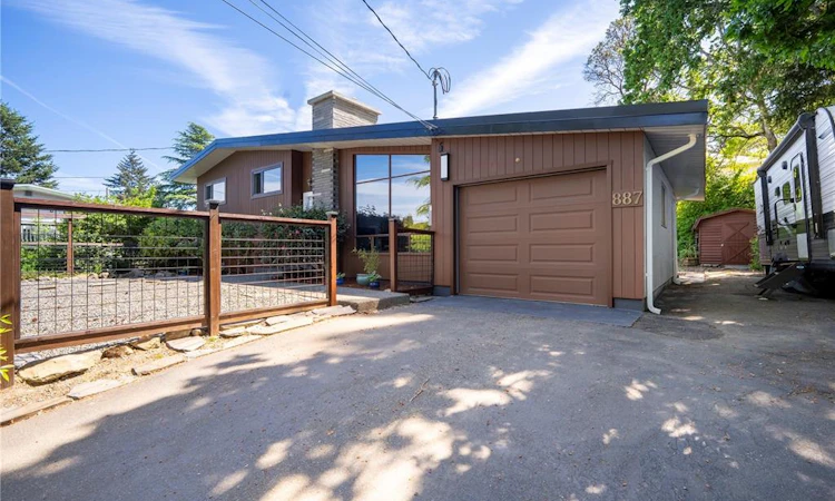 887 W Clarke Road