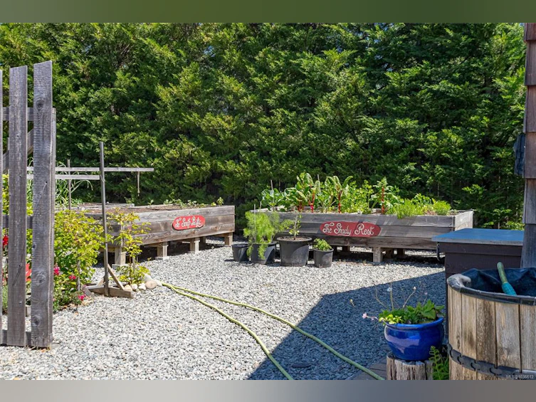 1860 Ashling Road, Qualicum Beach, BC, V9K 2V1 - 71