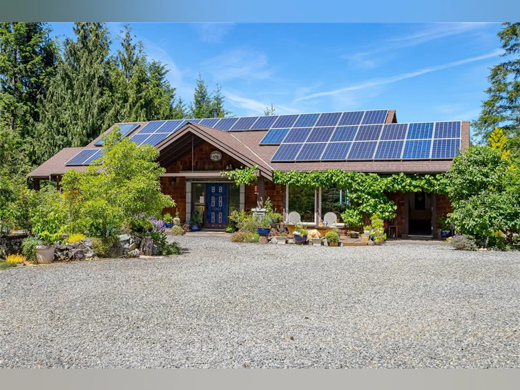 1860 Ashling Road, Qualicum Beach, BC, V9K 2V1