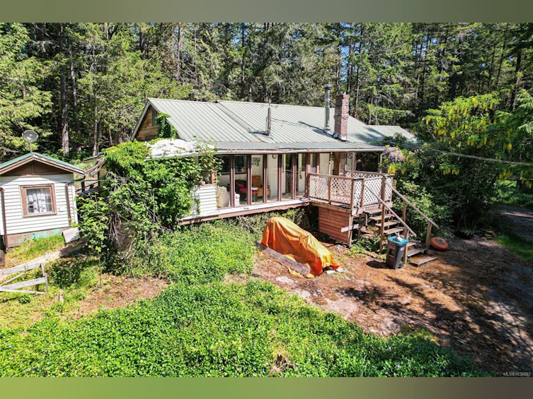 3070 Fairbairn Road, Gabriola Island, BC, V0R 1X7 - 2