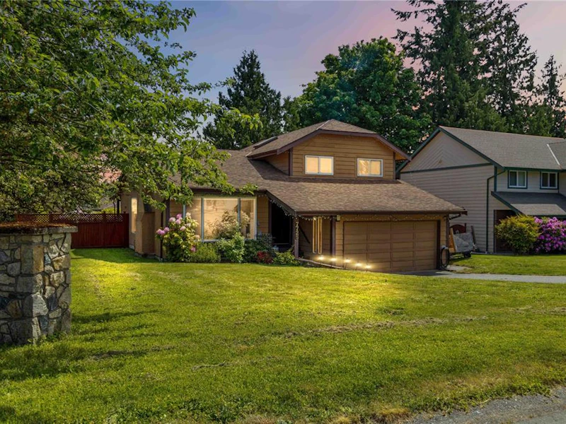 7725 Azurene Place, Central Saanich BC V8M 1T1