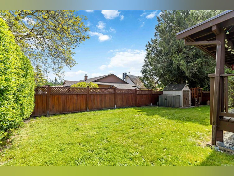 7725 Azurene Place, Central Saanich, BC, V8M 1T1 - 39