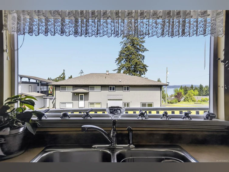 3475 Seacloud Road, Saltair, BC, V0R 1K2 - 11