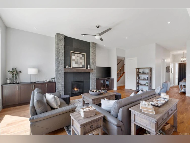 694 Lowry's Road, French Creek, BC, V9P 0C5 - 11