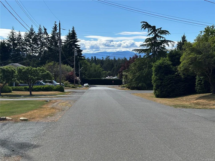 600 Sumac Drive, Qualicum Beach, BC, V9K 1A8 - 12