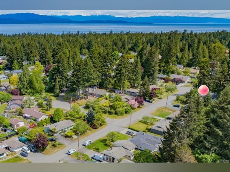 600 Sumac Drive, Qualicum Beach, BC, V9K 1A8