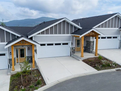 123-3257 Woodrush Drive - 2