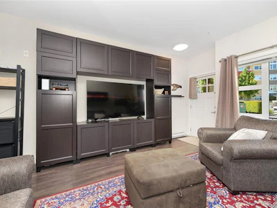 8-1900 Watkiss Way - 2