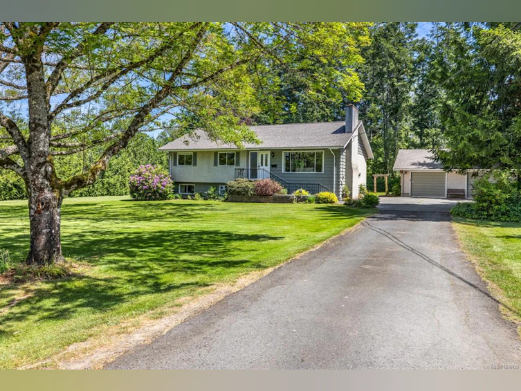 6067 Lakes Road, Duncan, BC, V9L 4J3 - 2