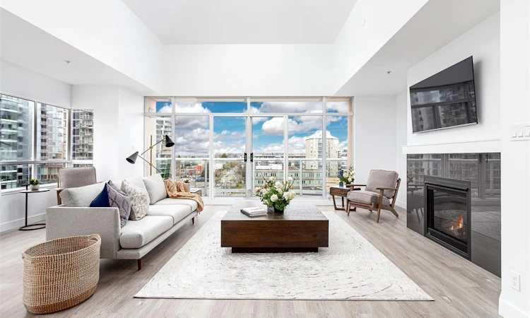 1102-1010 View Street