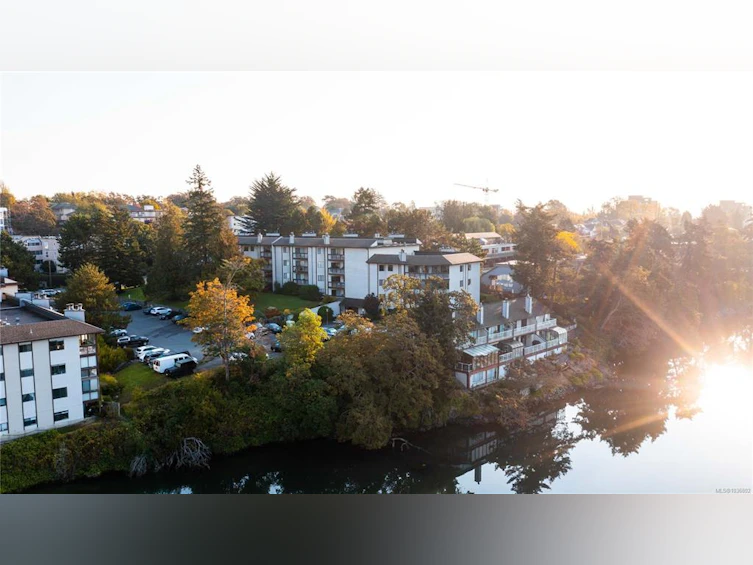 101-69 W Gorge Road, Saanich, BC, V9A 1L9 - 51