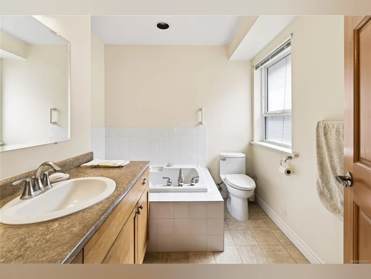 6056 Garside Road, Nanaimo, BC, V9T 6H9 - 7