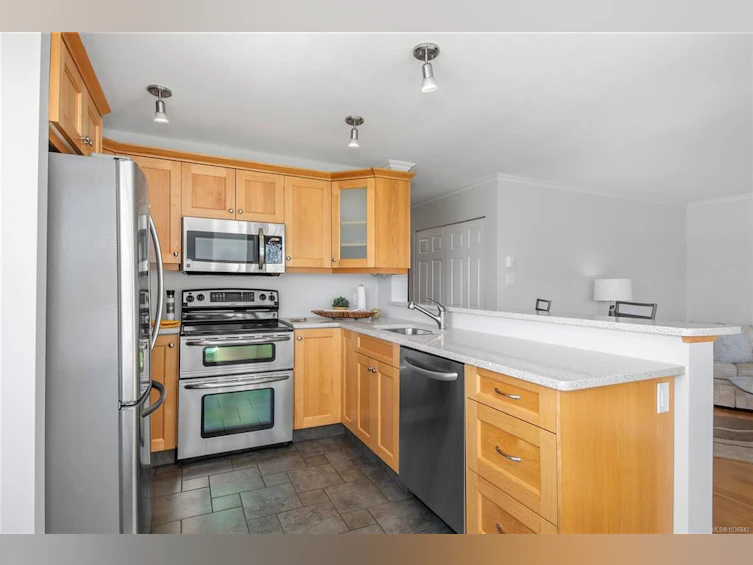 2203-27 S Island Highway, Campbell River, BC, V9W 1A2 - 3