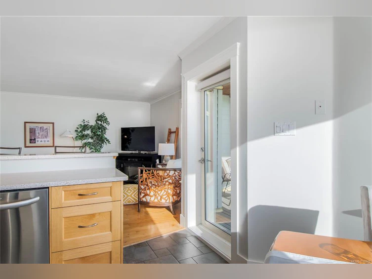 2203-27 S Island Highway, Campbell River, BC, V9W 1A2 - 6