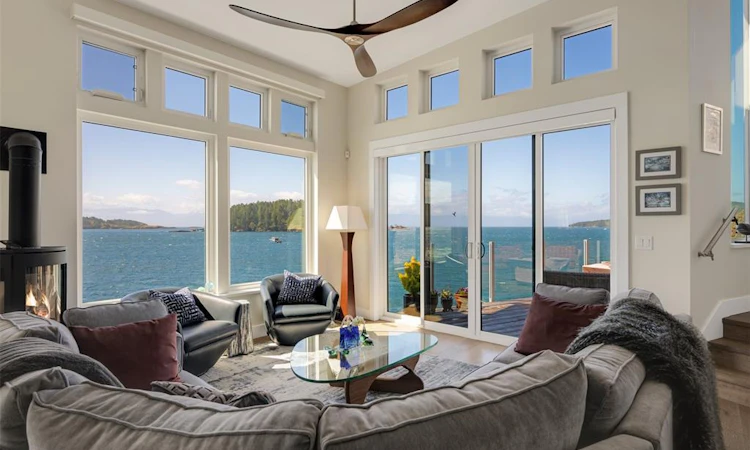 825 Sunset Point
