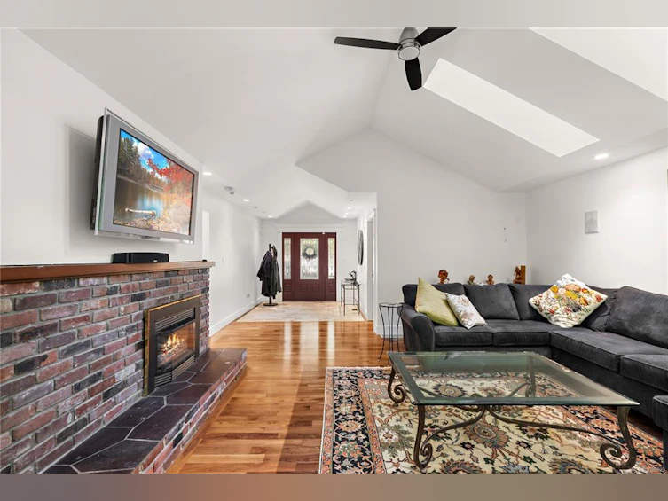 9228 Jura Road, North Saanich, BC, V8L 5G1 - 8