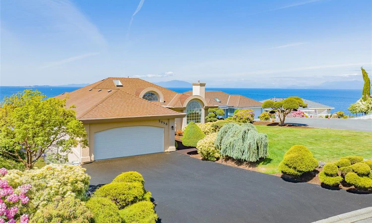 5056 Vista View Crescent