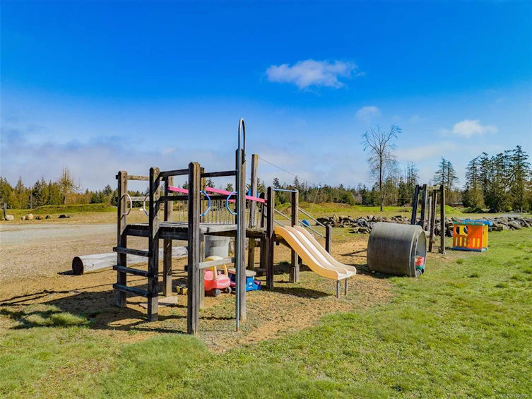 1355 Hodges Road, French Creek, BC, V9P 2B5 - 36