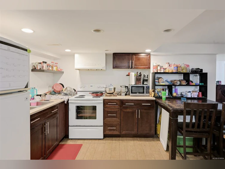 3091 Carroll Street, Victoria, BC, V9A 1R1 - 38