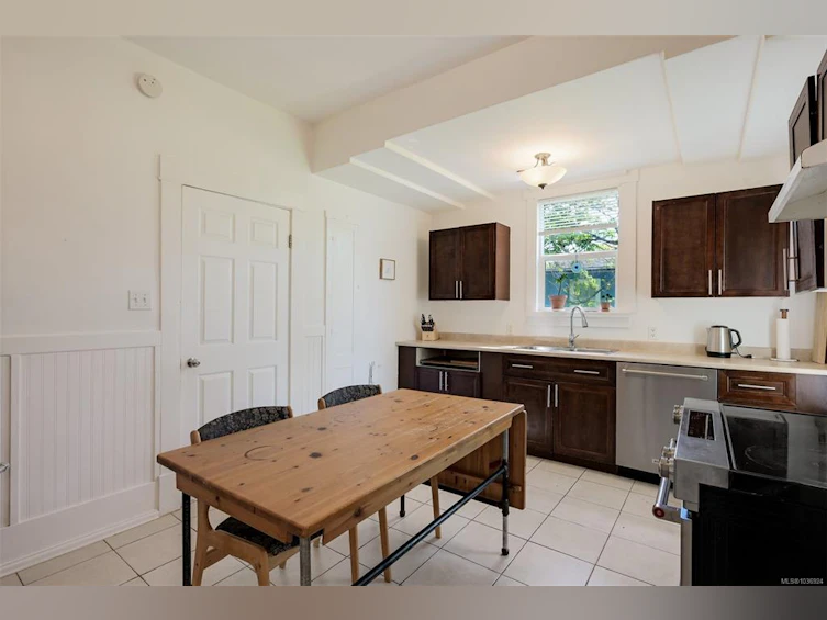 3091 Carroll Street, Victoria, BC, V9A 1R1 - 24