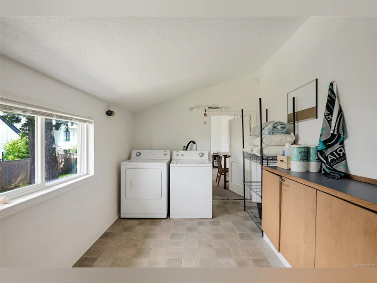3091 Carroll Street, Victoria, BC, V9A 1R1 - 36