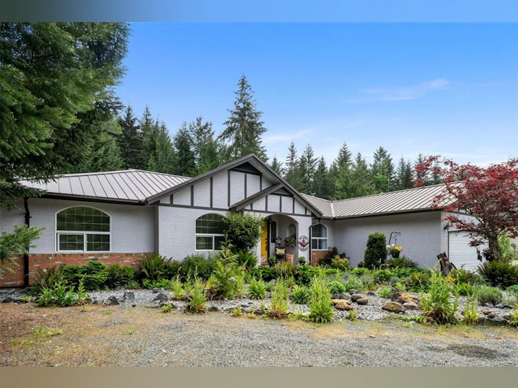 6745 Wall Street, Honeymoon Bay, BC, V0R 1Y0 - 39