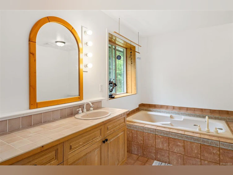 6745 Wall Street, Honeymoon Bay, BC, V0R 1Y0 - 21