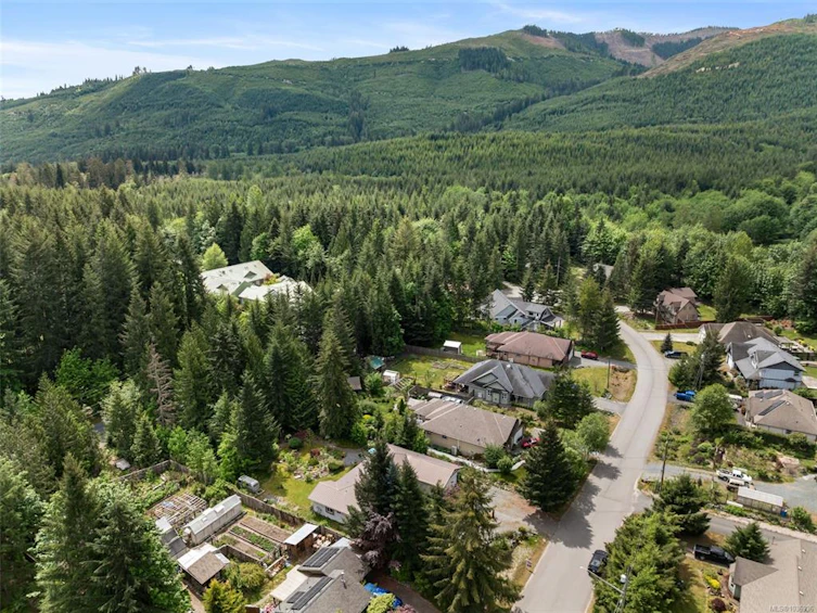 6745 Wall Street, Honeymoon Bay, BC, V0R 1Y0 - 30