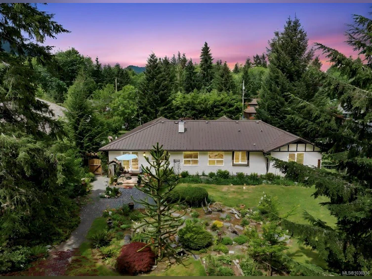 6745 Wall Street, Honeymoon Bay, BC, V0R 1Y0 - 3