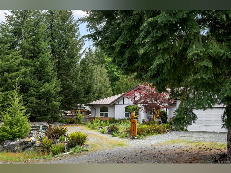 6745 Wall Street, Honeymoon Bay, BC, V0R 1Y0 - 32