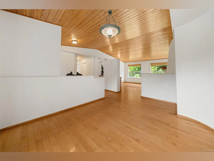 6745 Wall Street, Honeymoon Bay, BC, V0R 1Y0 - 8