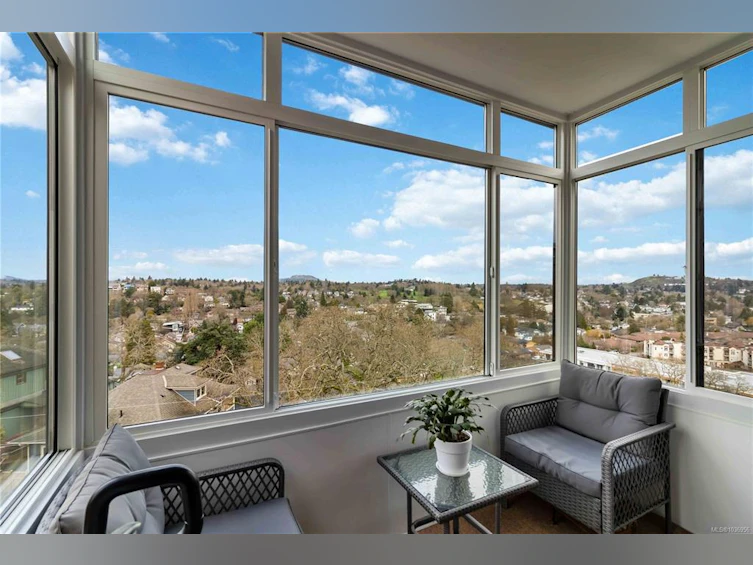 501-2920 Cook Street, Victoria, BC, V8T 3S7 - 3