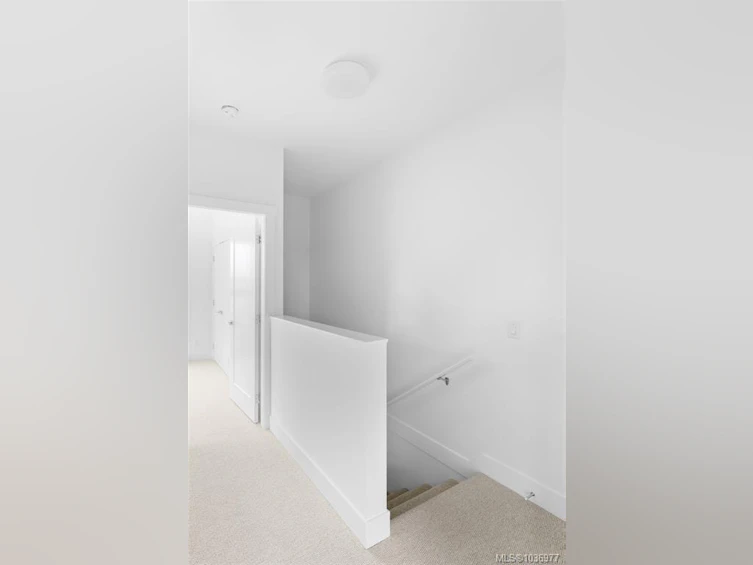8-2536 Shelbourne Street, Victoria, BC, V8R 4L5 - 11
