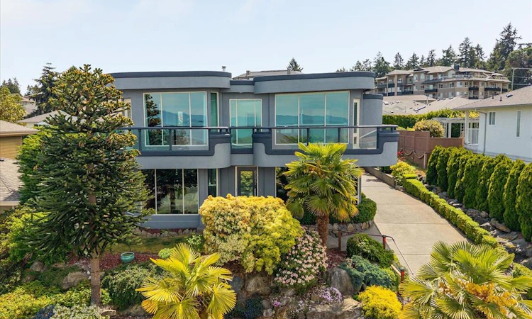 6577 Groveland Drive