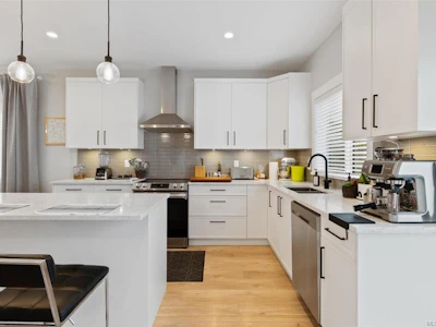 1360 Flint Avenue - 3