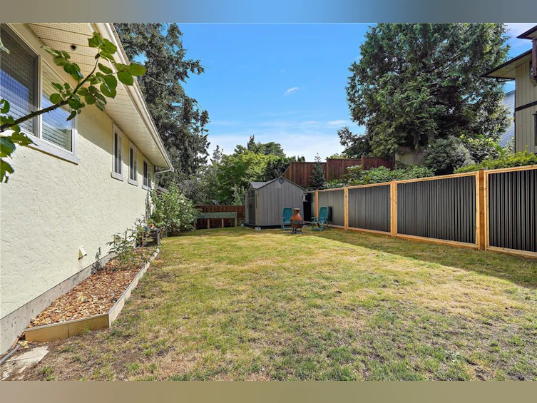 6864 East Saanich Road, Central Saanich, BC, V8Z 5Y9 - 37