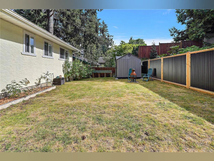 6864 East Saanich Road, Central Saanich, BC, V8Z 5Y9 - 56