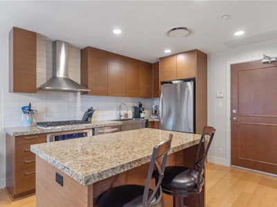 618-1400 Lynburne Place - 4
