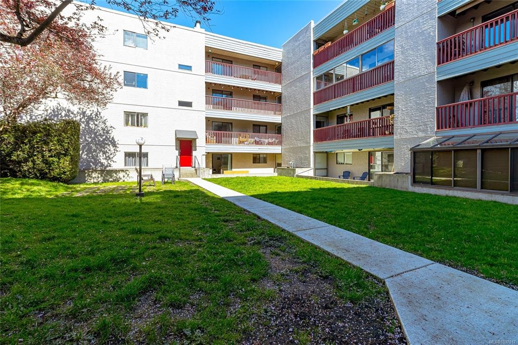 409-3255 Glasgow Avenue, Saanich, BC, V8X 4S4