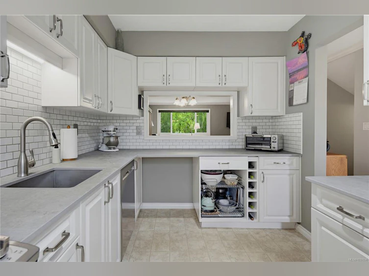 6-3981 Nelthorpe Street, Saanich, BC, V8X 3Z2 - 4