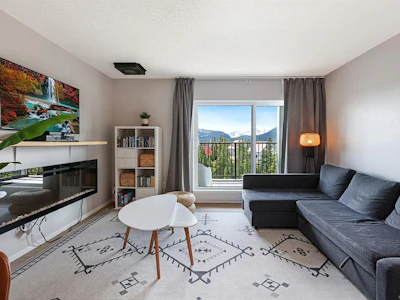 303-695 Castle Crag Crescent - 2