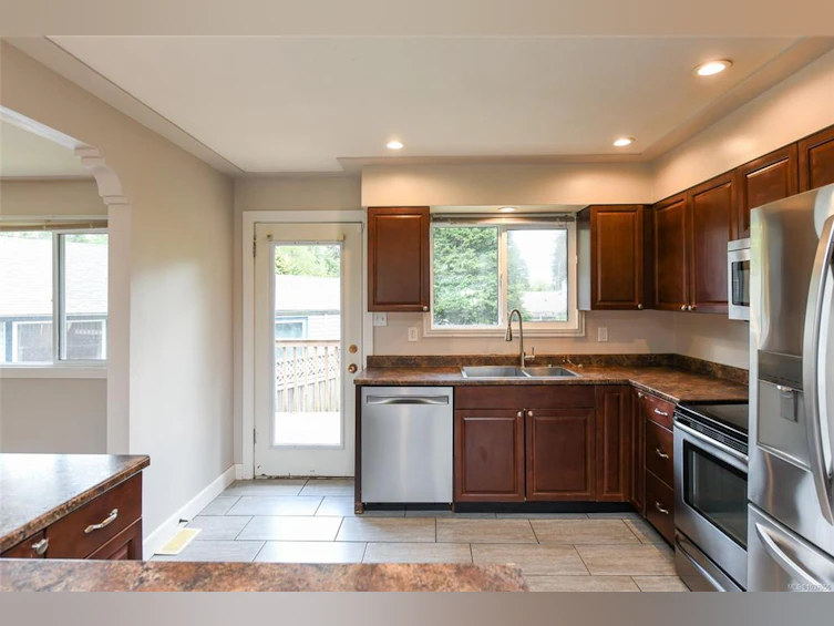 30 Rod & Gun Road, Courtenay, BC, V9N 3M9 - 12
