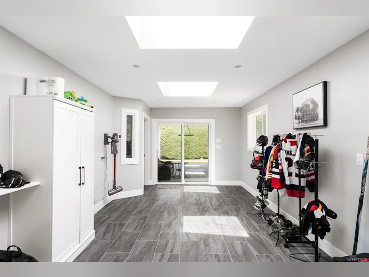 1018 Elstree Close, Central Saanich, BC, V8M 1A4 - 23